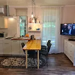 Creek Lodge