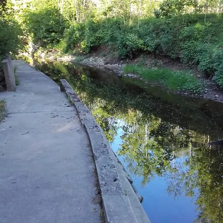 Creek Деревянный коттедж