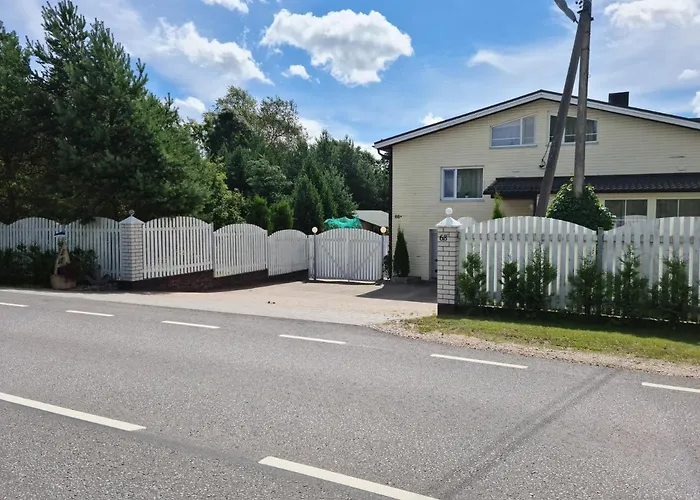 Creek بيت خشبي *